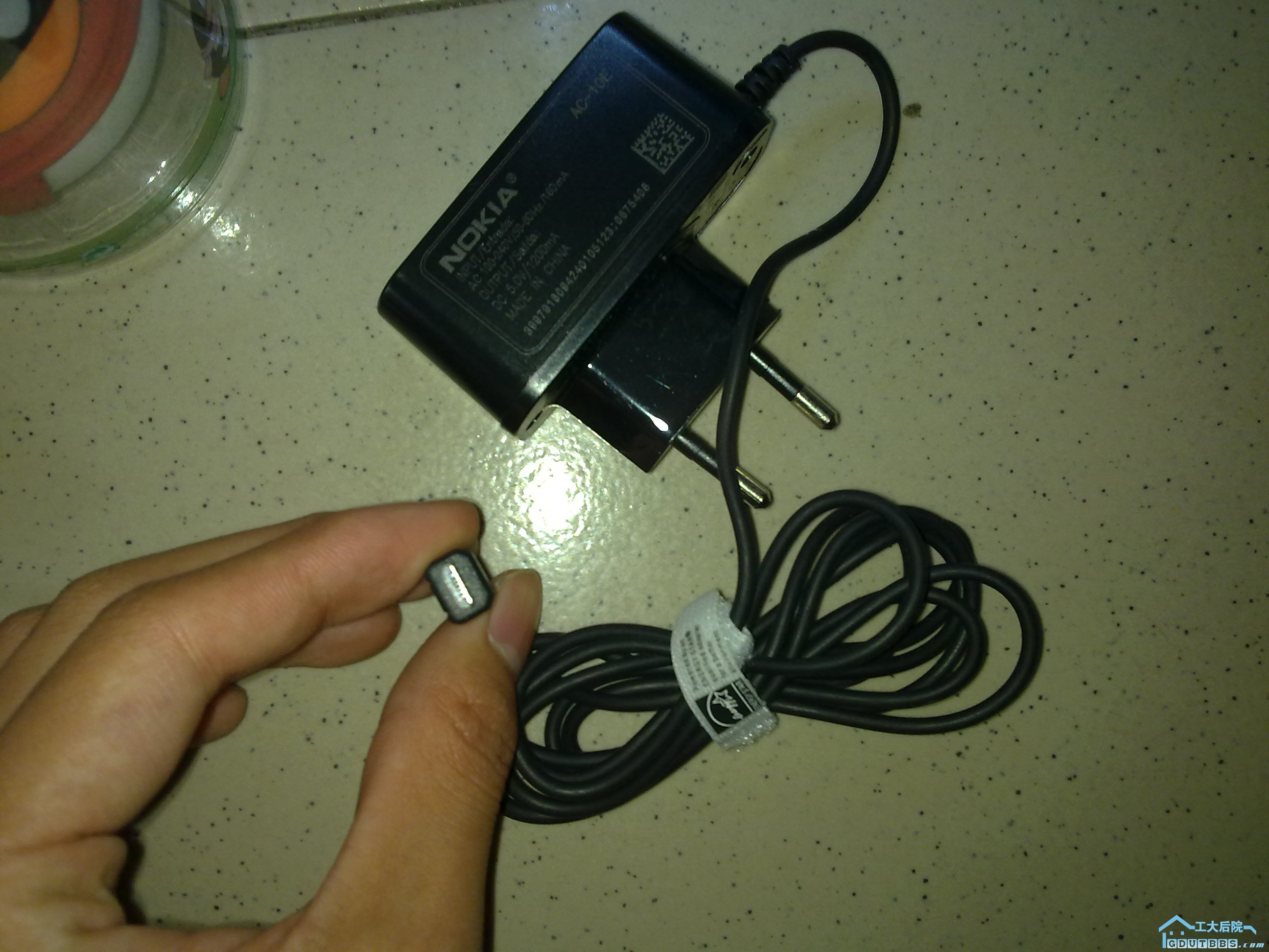 诺基亚充电器平口8元.jpg