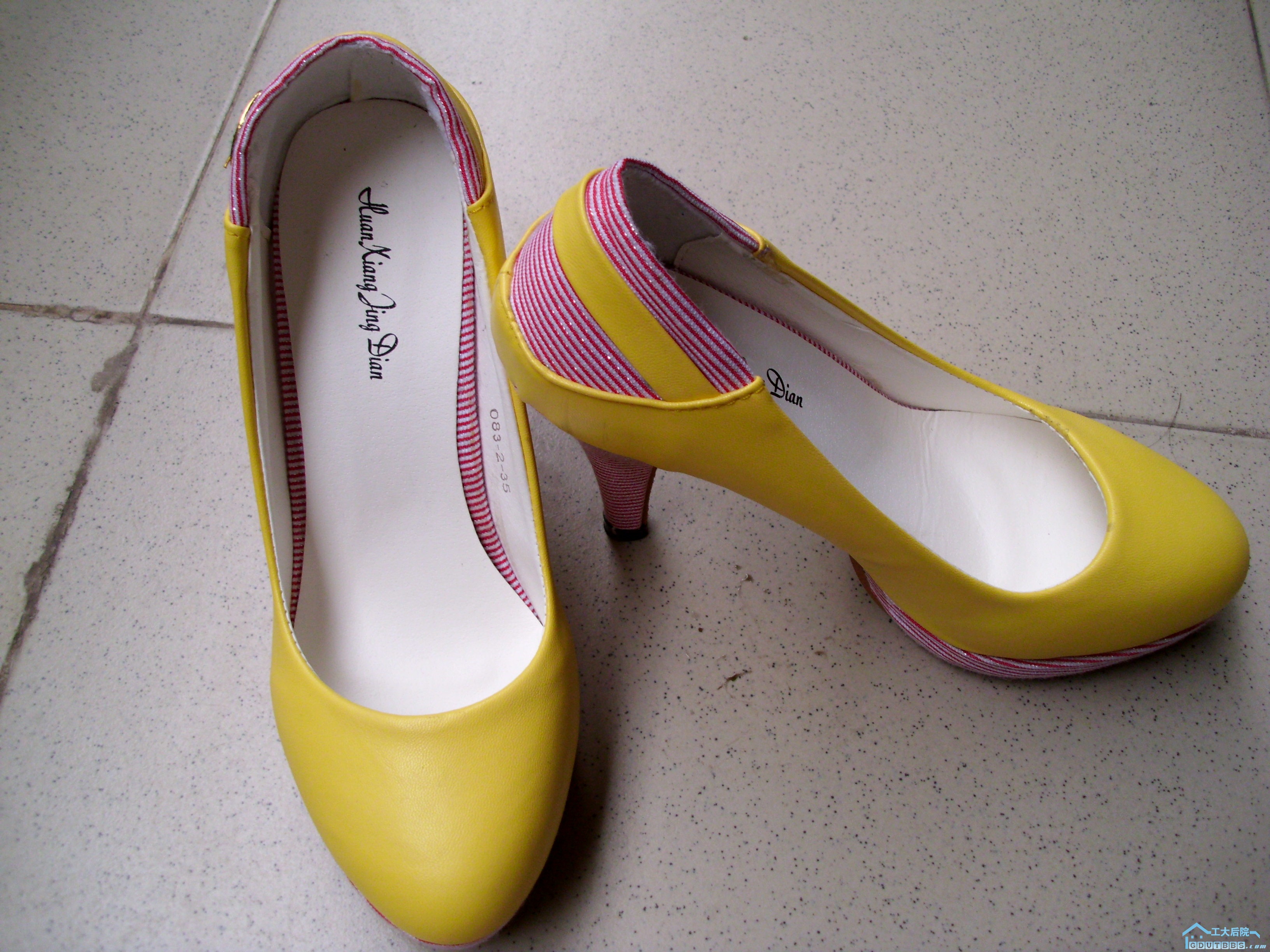 35码高跟鞋啊!很可爱的哦!
